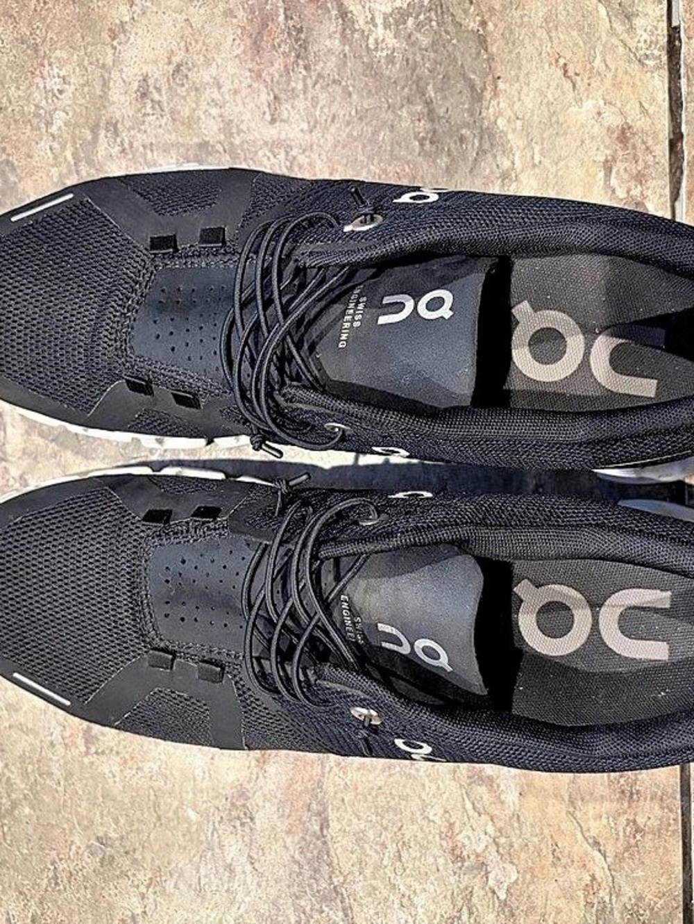 On Cloud 5 Black & White Athletic Shoes US 9.5